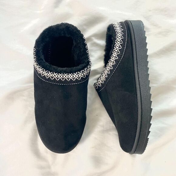 Source Unknown Shoes - NEW Black White Trim Cozy Platform Embroidered Clog Slippers / Mules US 7